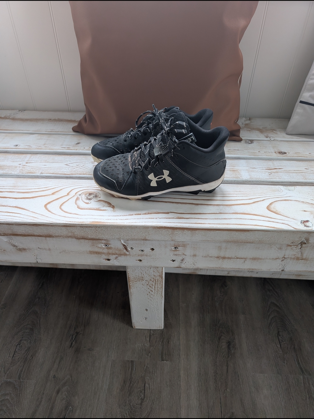Under Armour Black Athletic Cleats